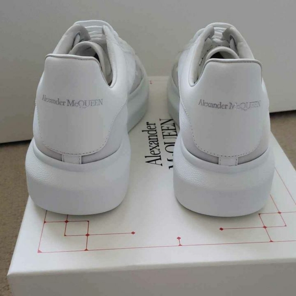 Host pick 🔥Alexander McQueen Sneaker - Picture 1 of 4
